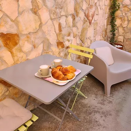 Bed & Breakfast Sonnino 4*