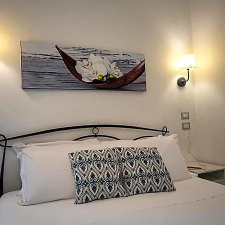 Sonnino Oda ve Kahvaltı 4*